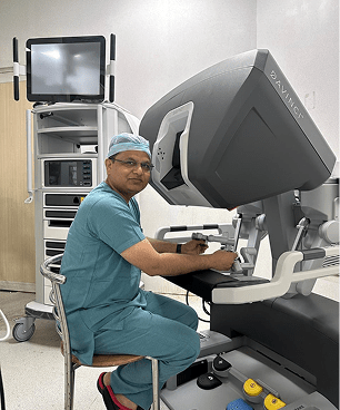 Home – Lucknow Urology Clinic – Dr. Feroz Mohd. Khan Using Da Vinci Robotic Surgical System for Advanced Urology Procedures